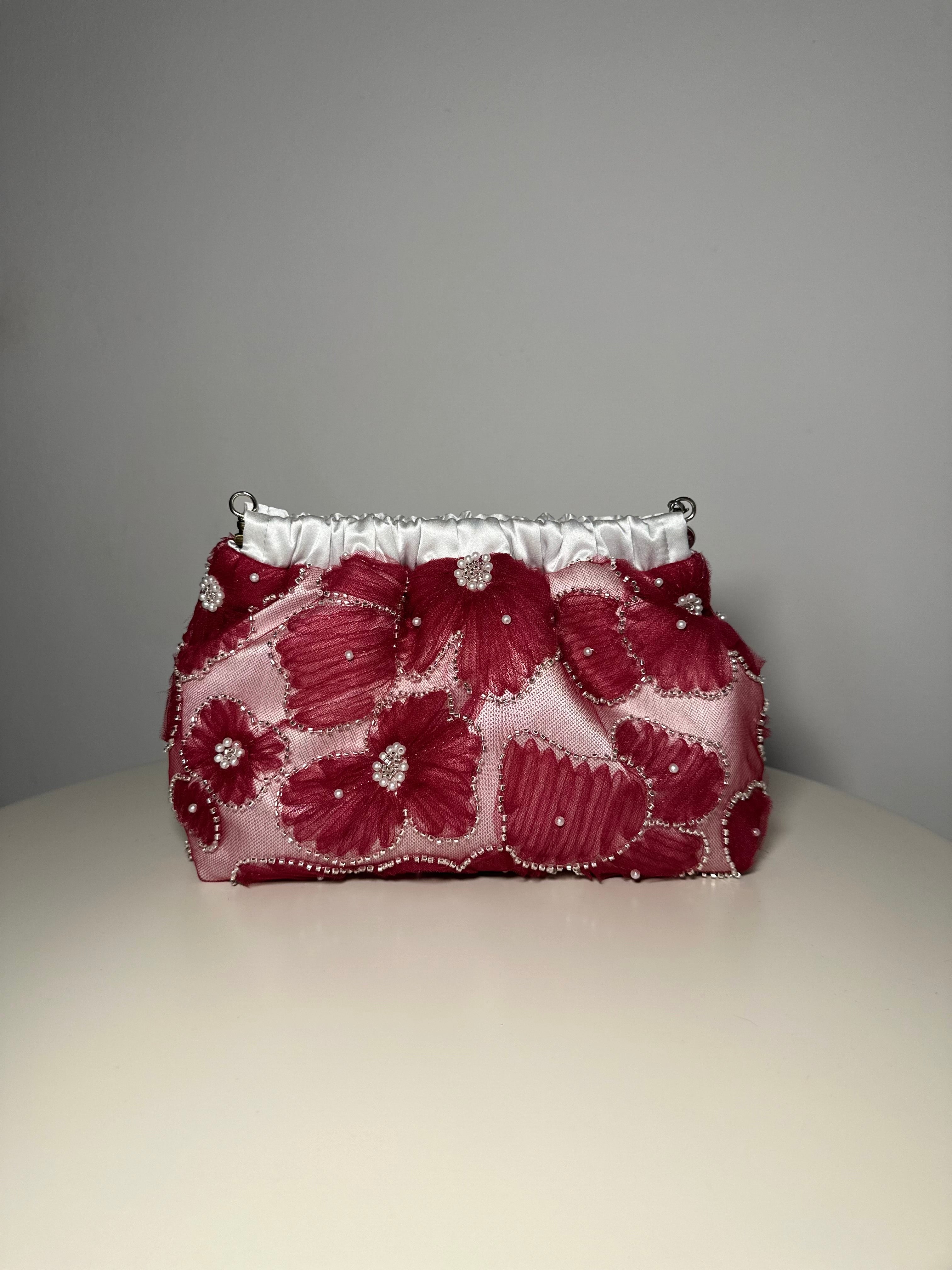 Pouch media tulle rosso con fiori
