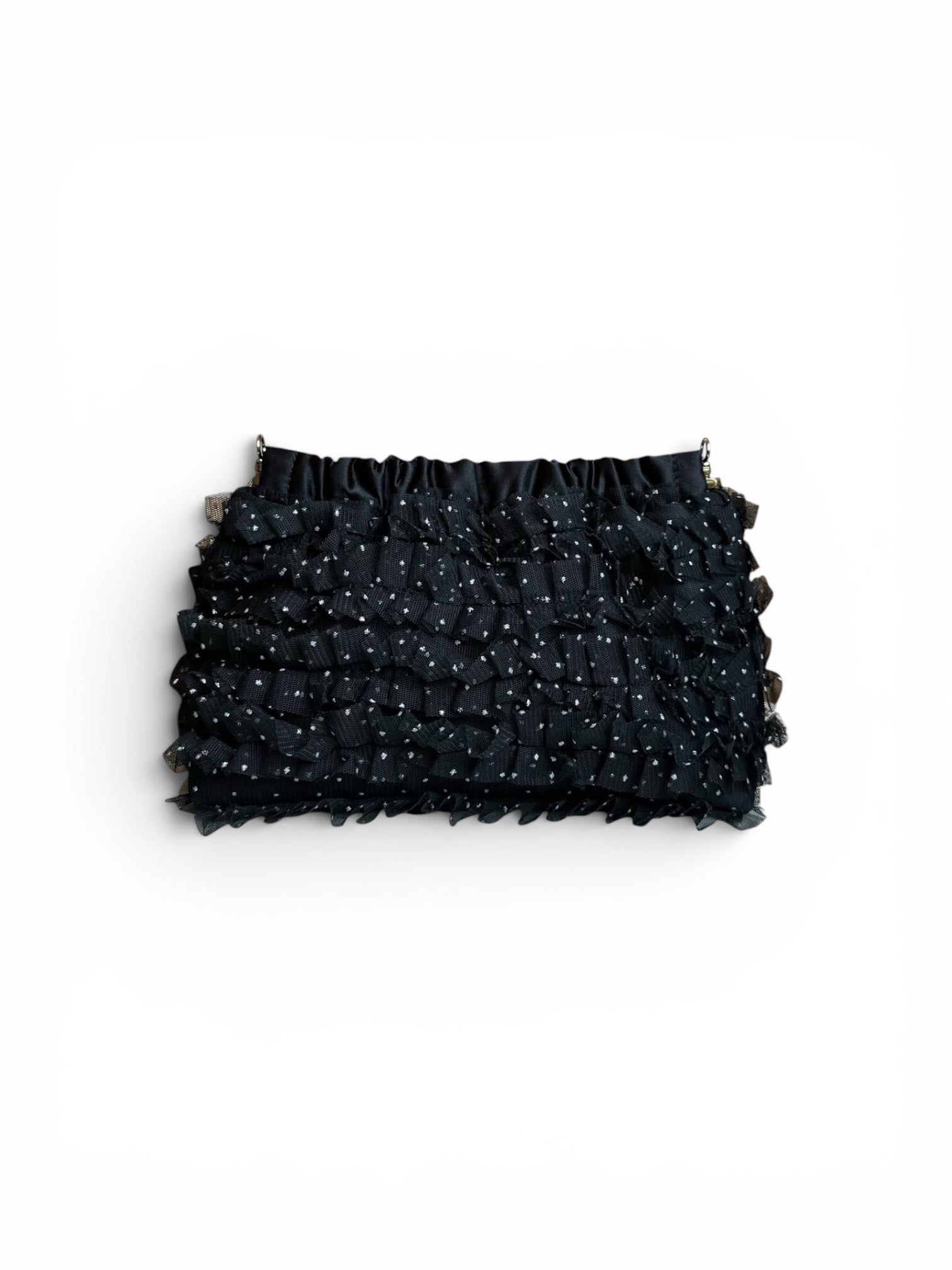 Megan media tulle a pois